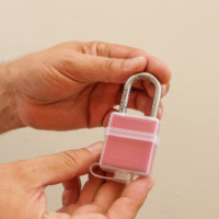 CAPA DE PROTEÇÃO PARA CADEADOS CONTRA INTEMPÉRIES